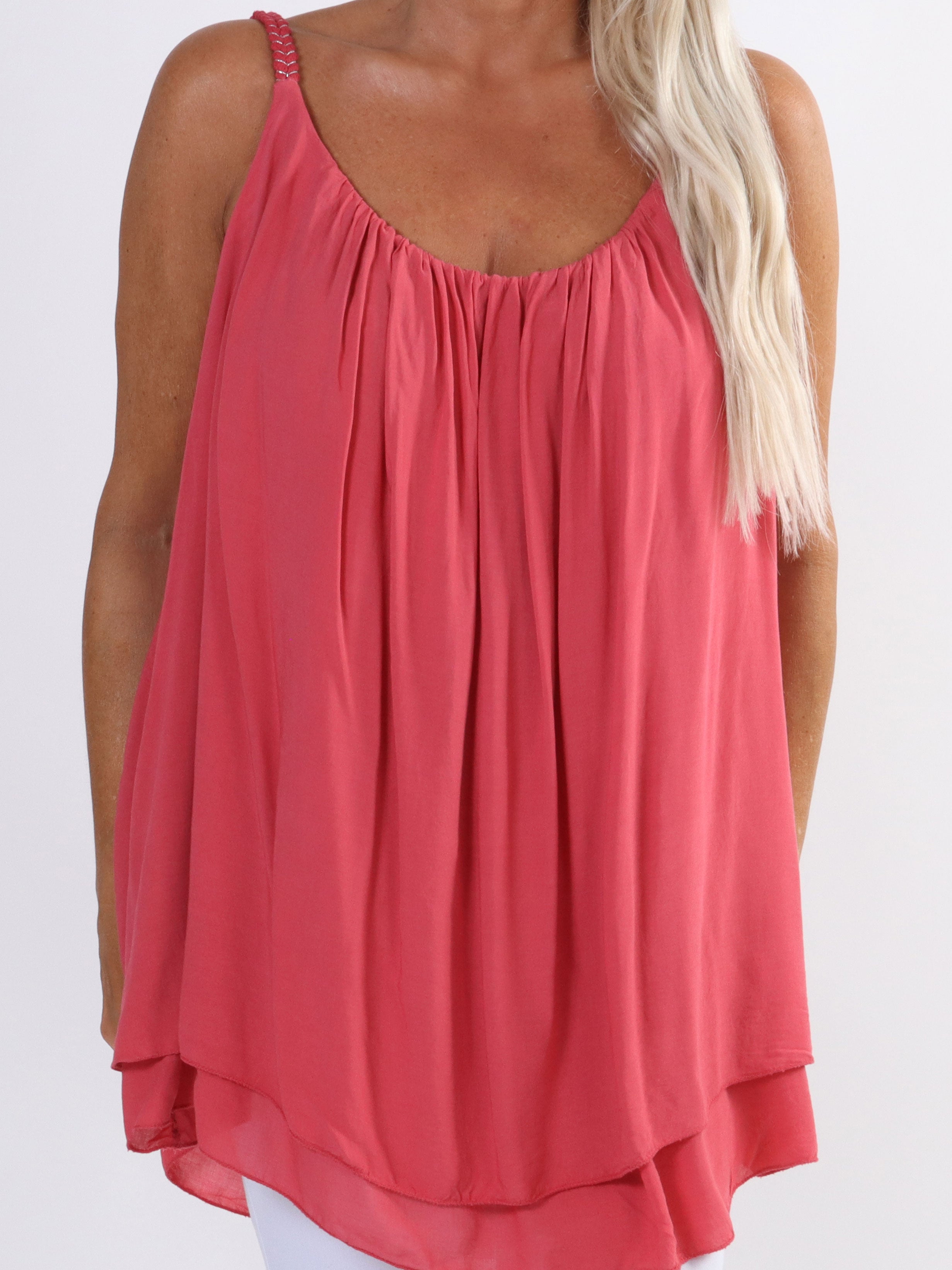 Asia - Söt viskostopp i plus size med flätade band